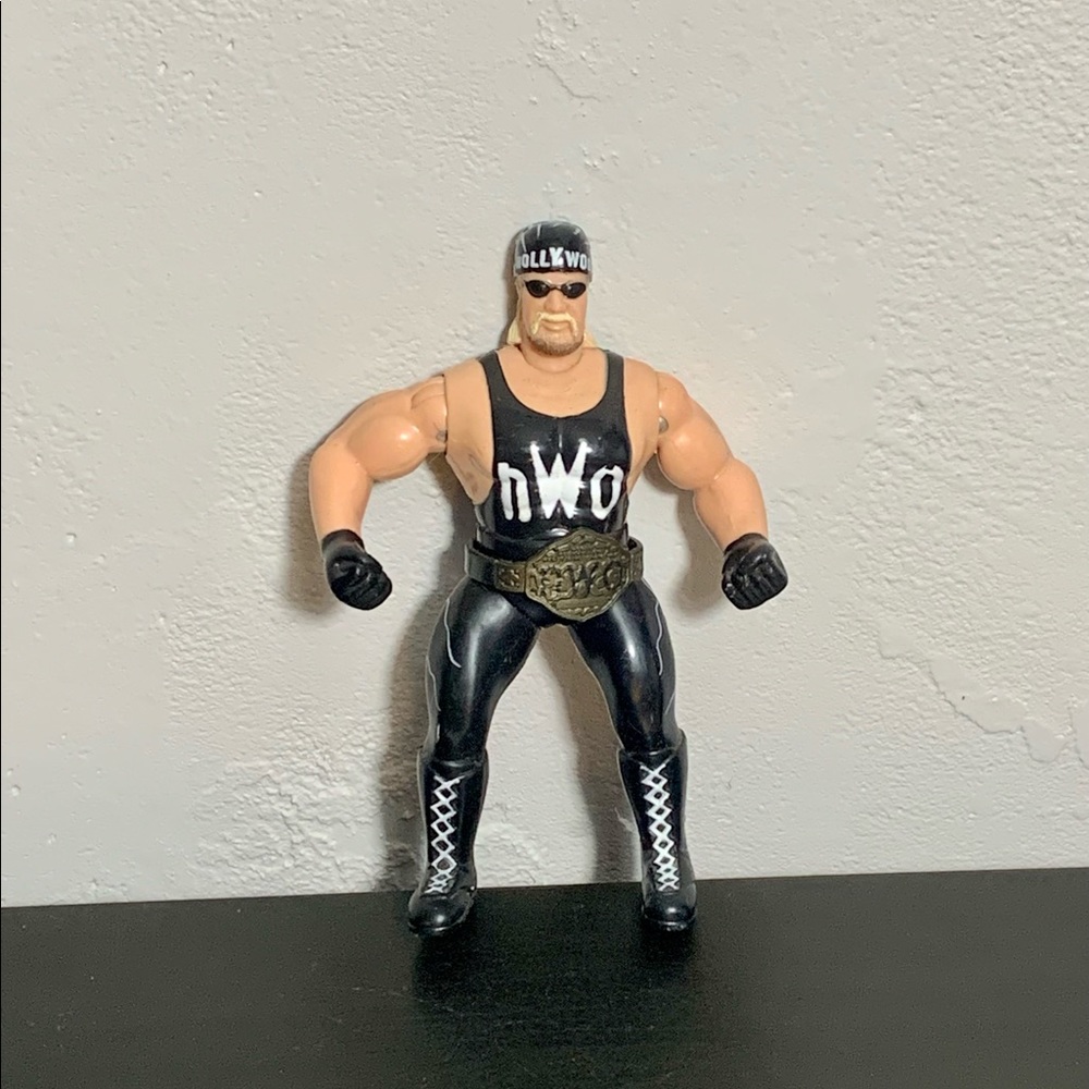 1998 WCW Hulk Hogan w/NWO Belt Action Figure